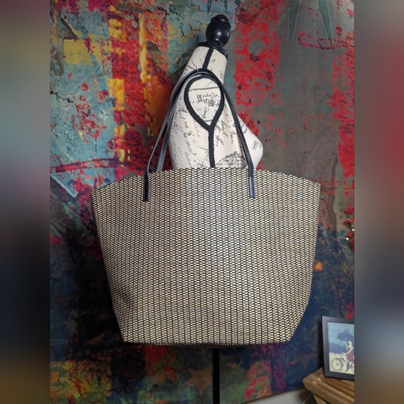 Black & Tan Woven Beach Tote - Picture 2 of 5